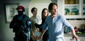 Colony Staffel 1 2016 Film Serie News Kritik Review Kaufen Shop