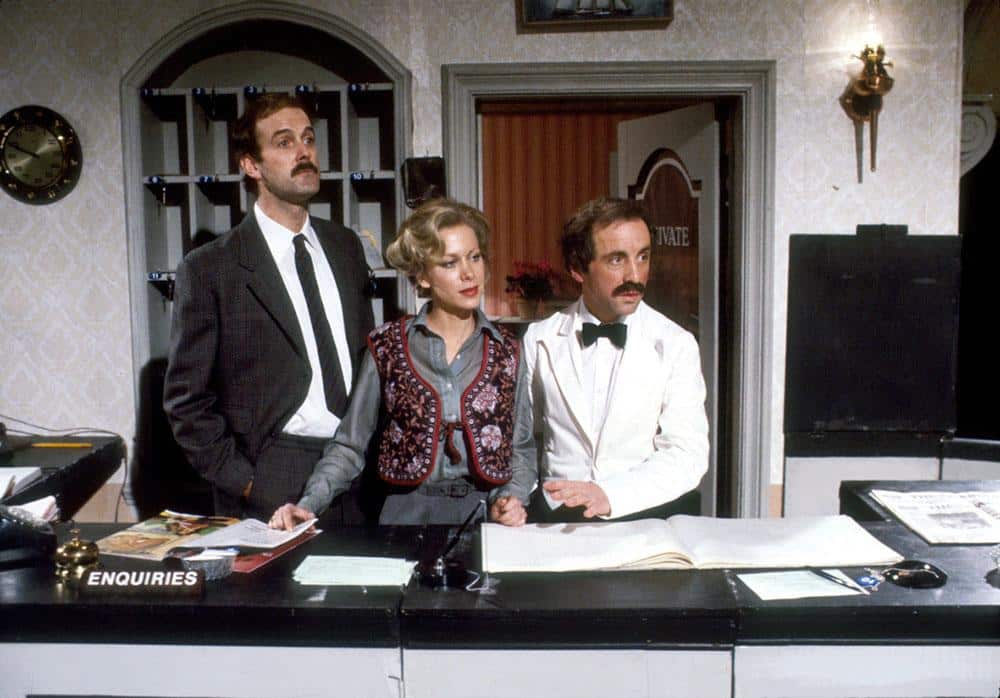 Fawlty Towers - Die komplette Serie plus alle Extras. Erstmals remastered und auf Blu-ray Serie shop kaufen Szenenbild