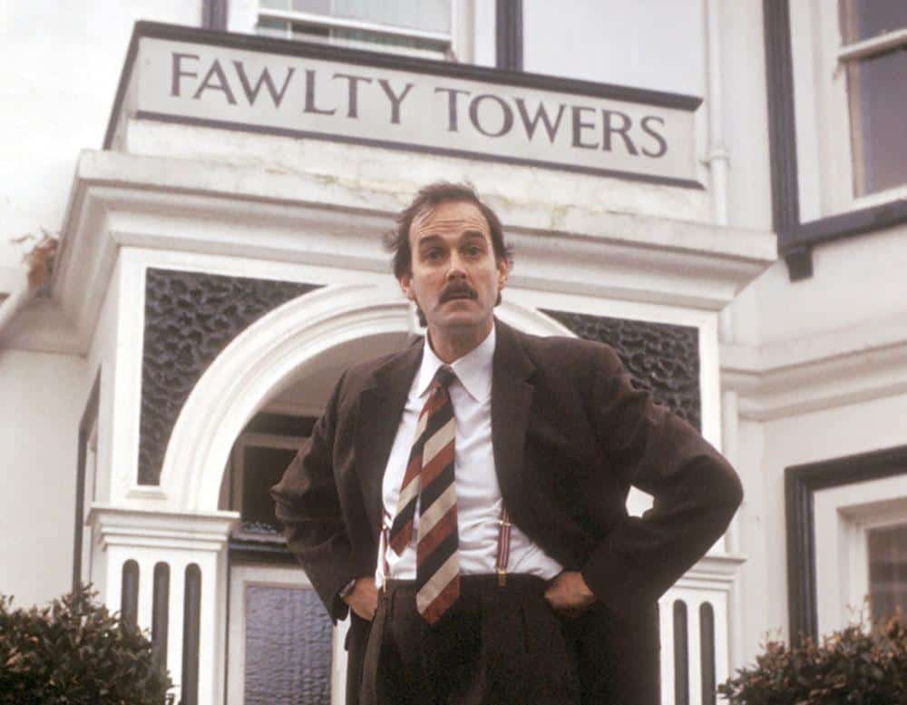 Fawlty Towers - Die komplette Serie plus alle Extras. Erstmals remastered und auf Blu-ray Serie shop kaufen Szenenbild
