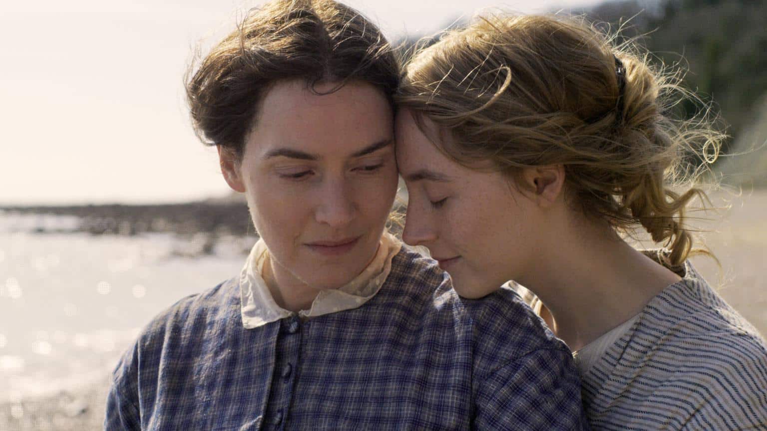 Ammonite Film 2021 Kate Winslet Saoirse Ronan Kinostart Artikelbild